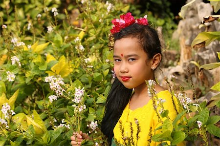 Balinese  Girl In Traditional Dress Stock Photo - Budget Royalty-Free & Subscription, Code: 400-04546205