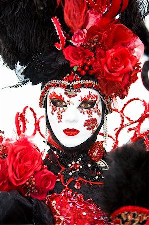 simsearch:400-06628918,k - Red rose and black costume at the Venice Carnival Photographie de stock - Aubaine LD & Abonnement, Code: 400-04546210
