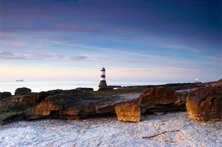 simsearch:400-07405238,k - A lighthouse of the coast of Wales, UK. Foto de stock - Super Valor sin royalties y Suscripción, Código: 400-04554151