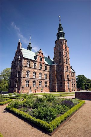 simsearch:400-05044143,k - Royal Rosenborg Castle in Copenhagen, Denmark – Danish Crown Jewels are kept here. The castle was originally built as a country summerhouse – Year 1606. Stock Photo - Budget Royalty-Free & Subscription, Code: 400-04565741