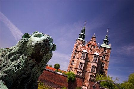 simsearch:400-05044143,k - Royal Rosenborg Castle in Copenhagen, Denmark – Danish Crown Jewels are kept here. The castle was originally built as a country summerhouse – Year 1606. Stock Photo - Budget Royalty-Free & Subscription, Code: 400-04565742
