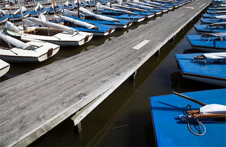 simsearch:400-04433053,k - Many blue sailing boats in the marina Stock Photo - Budget Royalty-Free & Subscription, Code: 400-04562055