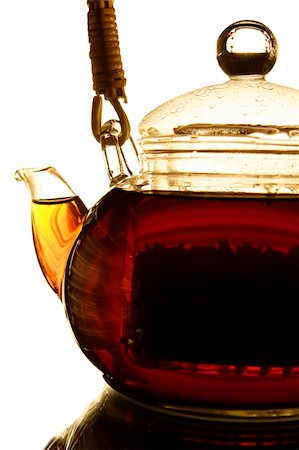 simsearch:400-04273561,k - Teapot with fresh tea on white background Stock Photo - Budget Royalty-Free & Subscription, Code: 400-04574810