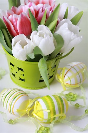 simsearch:700-01173313,k - Table decoration for Easter with eggs and white tulips Stock Photo - Budget Royalty-Free & Subscription, Code: 400-04584954