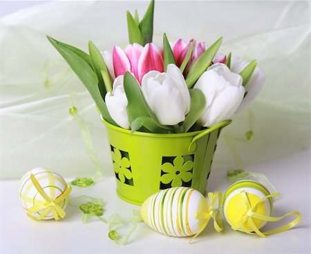 simsearch:700-01173313,k - Table decoration for Easter with eggs and white tulips Stock Photo - Budget Royalty-Free & Subscription, Code: 400-04585785