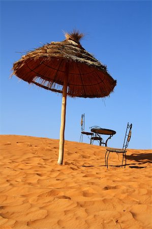 romantic place to sit on the Sahara Stock Photo - Budget Royalty-Free & Subscription, Code: 400-04613082