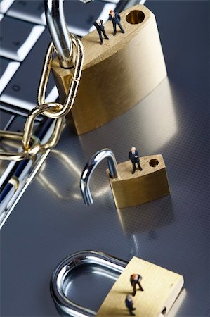 simsearch:400-04626942,k - Padlock and notebook computer Stock Photo - Budget Royalty-Free & Subscription, Code: 400-04627042