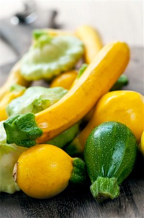 simsearch:400-05370250,k - Assorted whole fresh organic mini zucchinis vegetables Stock Photo - Budget Royalty-Free & Subscription, Code: 400-04628412