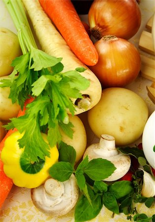 simsearch:400-06864386,k - Selection of freshly picked vegetables from the veggie garden. Stock Photo - Budget Royalty-Free & Subscription, Code: 400-04622855