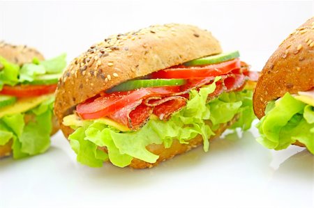 simsearch:700-01716556,k - Fresh sandwich with vegetables Photographie de stock - Aubaine LD & Abonnement, Code: 400-04646375