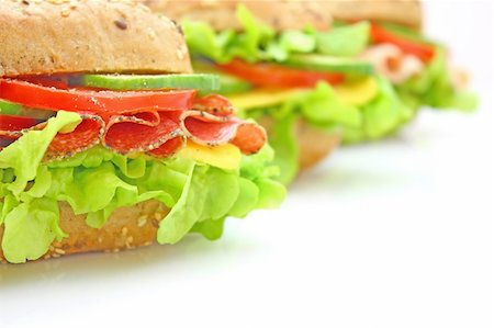 simsearch:700-01716556,k - Fresh sandwich with vegetables Photographie de stock - Aubaine LD & Abonnement, Code: 400-04646373