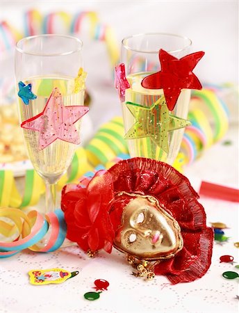 simsearch:400-04664354,k - Party accessories for New Year Eve, birthday party or carnival Foto de stock - Super Valor sin royalties y Suscripción, Código: 400-04664354