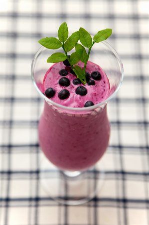 simsearch:824-07586355,k - Delicious blueberry smoothie! Stock Photo - Budget Royalty-Free & Subscription, Code: 400-04668417