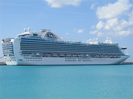 Cruise Ship in Barbados Stock Photo - Budget Royalty-Free & Subscription, Code: 400-04669242