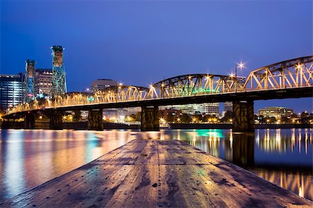 simsearch:400-07424733,k - View of Portland, Oregon overlooking the willamette river. Stock Photo - Budget Royalty-Free & Subscription, Code: 400-04662449