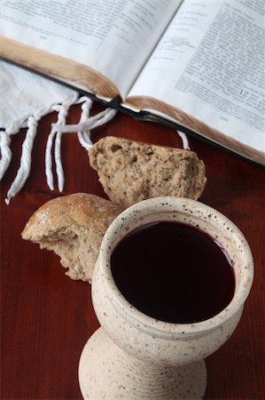 simsearch:400-05890930,k - Chalice with red wine, bread and Holy Bible Stock Photo - Budget Royalty-Free & Subscription, Code: 400-04691548