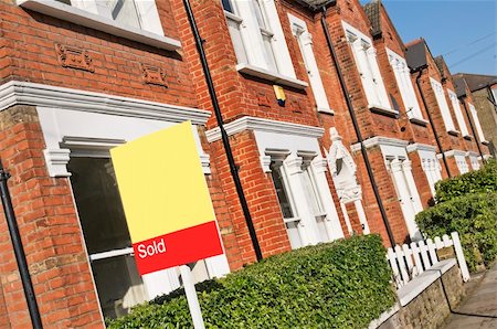 sold sign - Typical English home with a "SOLD" sign. Stock Photo - Budget Royalty-Free & Subscription, Code: 400-04719449