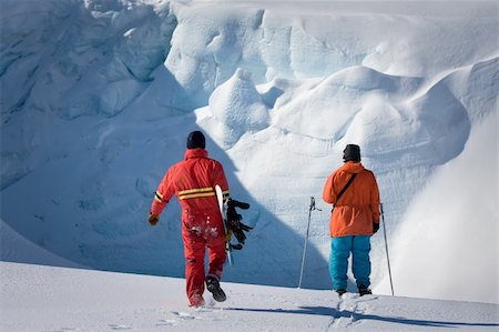 simsearch:400-04747906,k - Two men in front of a wall of snow Stock Photo - Budget Royalty-Free & Subscription, Code: 400-04728034