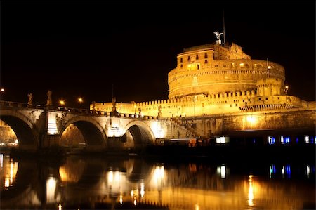 simsearch:400-05369313,k - view of  Castel Sant' Angelo night in Rome, Italy Stock Photo - Budget Royalty-Free & Subscription, Code: 400-04720865