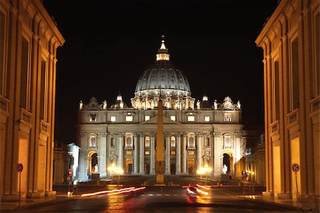 simsearch:400-05369313,k - view of Basilica di San Pietro, night,Vatican City in Rome, Italy Stock Photo - Budget Royalty-Free & Subscription, Code: 400-04720872