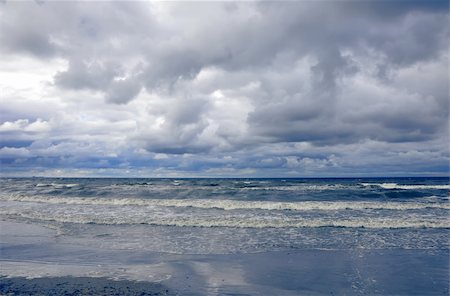 simsearch:400-04256241,k - Dark stormy sky over the ocean Stock Photo - Budget Royalty-Free & Subscription, Code: 400-04735140