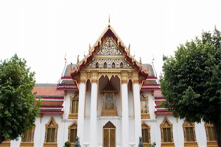 statues on building top - the temple is art design. art design of temple thailand. Stock Photo - Budget Royalty-Free & Subscription, Code: 400-04735538