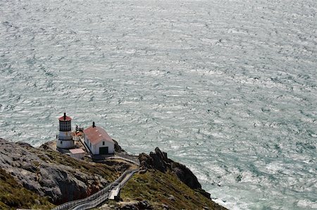 Point Reyes National Seashore, CA: The Point Reyes Lighthouse stands on a promintory over the Pacific Ocean. Stock Photo - Budget Royalty-Free & Subscription, Code: 400-04736657