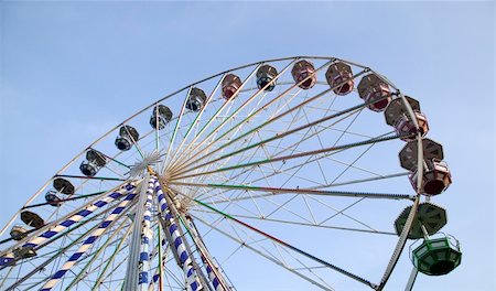 simsearch:400-08403714,k - There is a big ferris wheel with sky background Stock Photo - Budget Royalty-Free & Subscription, Code: 400-04731418