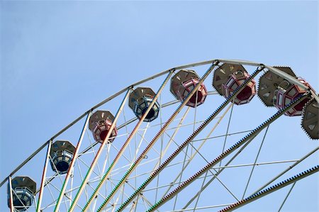 simsearch:400-08403714,k - There is a big ferris wheel with sky background Stock Photo - Budget Royalty-Free & Subscription, Code: 400-04731420