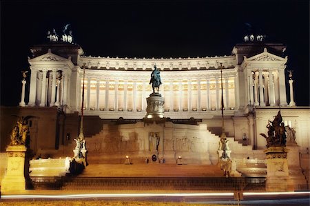 simsearch:400-05338054,k - The Piazza Venezia, Vittorio Emanuele in Rome, Italy Stock Photo - Budget Royalty-Free & Subscription, Code: 400-04747247