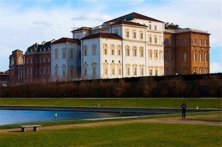 simsearch:400-06924255,k - Venaria Reale (Italy) royal palace, view from the pool Stock Photo - Budget Royalty-Free & Subscription, Code: 400-04749205