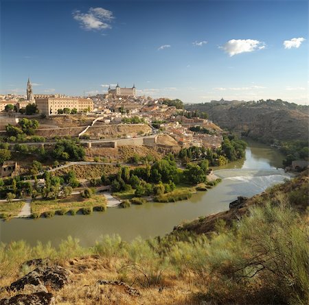simsearch:400-05193127,k - panoramic view of Toledo in Spain Stock Photo - Budget Royalty-Free & Subscription, Code: 400-04740949
