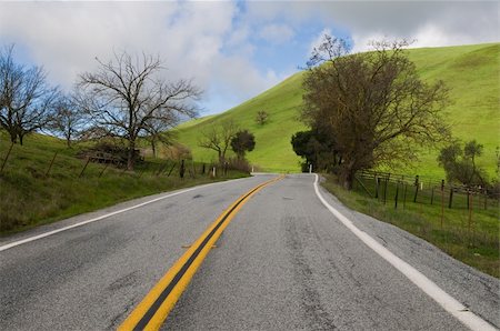 Road through green hills, San Jose, California Foto de stock - Super Valor sin royalties y Suscripción, Código: 400-04741533