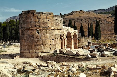 simsearch:400-06642892,k - the ruins of the ancient city of Hierapolis on the hill Pamukkale, Turkey. Artistic colors added. Stock Photo - Budget Royalty-Free & Subscription, Code: 400-04742022