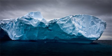 simsearch:400-04264043,k - Antarctic iceberg in the snow Foto de stock - Super Valor sin royalties y Suscripción, Código: 400-04754188