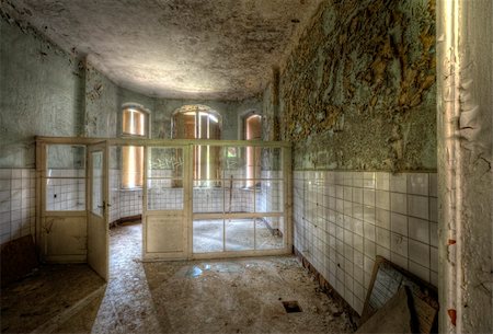 empty inside of hospital rooms - The old hospital complex in Beelitz near Berlin which is abandoned since 1994 Stock Photo - Budget Royalty-Free & Subscription, Code: 400-04751738