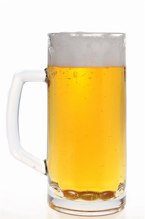 simsearch:400-04083275,k - Pint of beer or lager isolated on white background Stock Photo - Budget Royalty-Free & Subscription, Code: 400-04768360