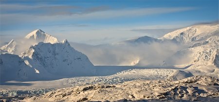 simsearch:400-04264043,k - Beautiful snow-capped mountains against the sky Foto de stock - Super Valor sin royalties y Suscripción, Código: 400-04760158