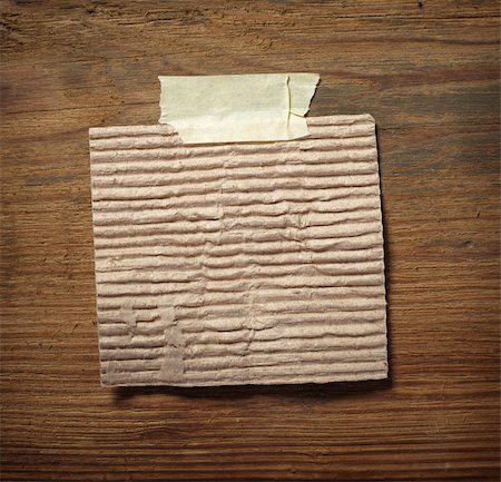 simsearch:400-04560382,k - close up of grunge note paper on wooden background Stock Photo - Budget Royalty-Free & Subscription, Code: 400-04779027