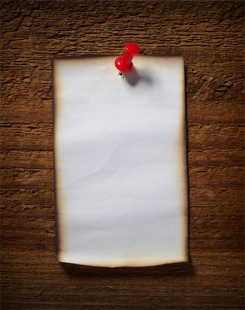 simsearch:400-04560382,k - close up of grunge note paper on wooden background Stock Photo - Budget Royalty-Free & Subscription, Code: 400-04779056
