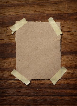 simsearch:400-05040053,k - close up of grunge note paper on wooden background Stock Photo - Budget Royalty-Free & Subscription, Code: 400-04779105