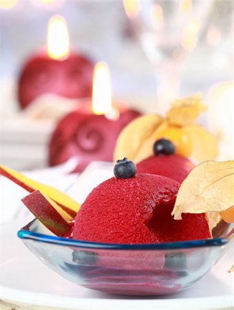 simsearch:400-05693119,k - Red currant sorbet or ice cream for Christmas Stock Photo - Budget Royalty-Free & Subscription, Code: 400-04772967