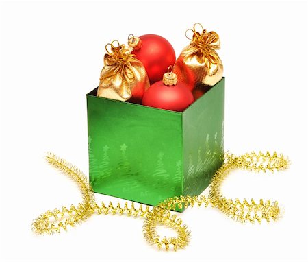 simsearch:400-04499144,k - christmas baubles in gift box on white Stock Photo - Budget Royalty-Free & Subscription, Code: 400-04773810