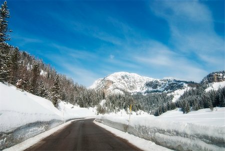 simsearch:400-05731177,k - Cold Winter in the Heart of Dolomites, Veneto, Northern Italy Stock Photo - Budget Royalty-Free & Subscription, Code: 400-04784680