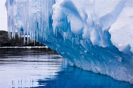 simsearch:400-05271801,k - Reflection of the Antarctic Glacier with icicles Stock Photo - Budget Royalty-Free & Subscription, Code: 400-04802544