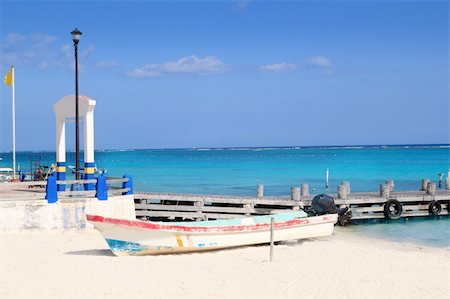 simsearch:400-04329339,k - Puerto Morelos beach with boat in turquoise Caribbean Stock Photo - Budget Royalty-Free & Subscription, Code: 400-04816266
