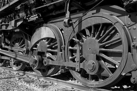 simsearch:400-04992228,k - Detail take of wheels and transmission of a historic steam locomotive Foto de stock - Super Valor sin royalties y Suscripción, Código: 400-04817018