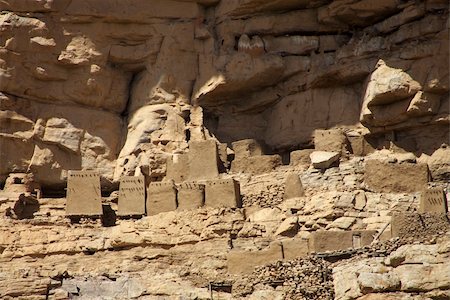 simsearch:400-05730832,k - The Bandiagara site is an outstanding landscape of cliffs and sandy plateaux with some beautiful Dogon architecture Stock Photo - Budget Royalty-Free & Subscription, Code: 400-04817990