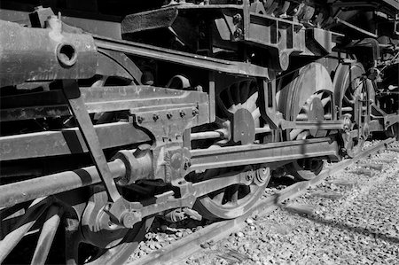 simsearch:400-04992228,k - Detail take of wheels and transmission of a historic steam locomotive Foto de stock - Super Valor sin royalties y Suscripción, Código: 400-04812398