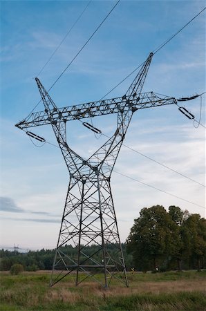 Pylon and transmission power line in sunset Photographie de stock - Aubaine LD & Abonnement, Code: 400-04825239